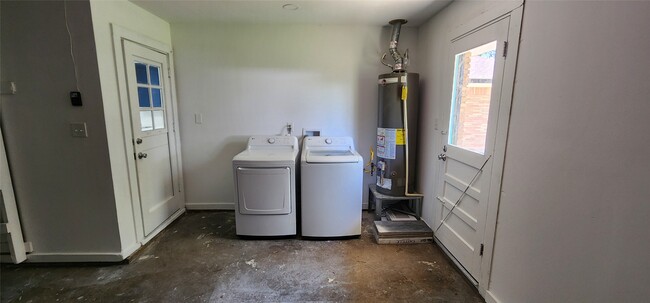 Building Photo - 4921 Nina Lee Ln
