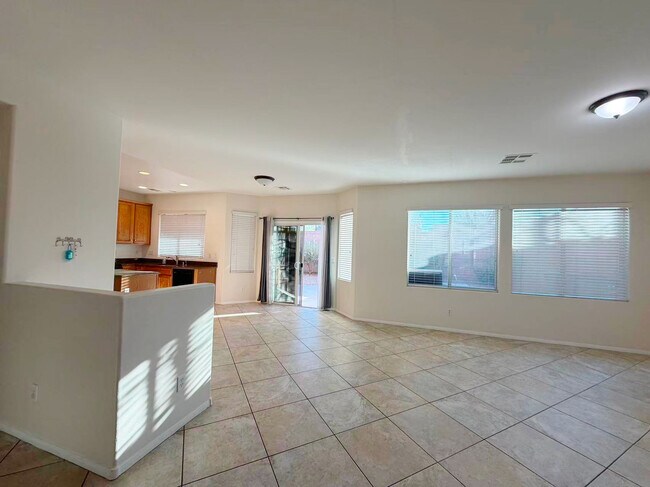 Building Photo - 7473 Glorious Sun Dr