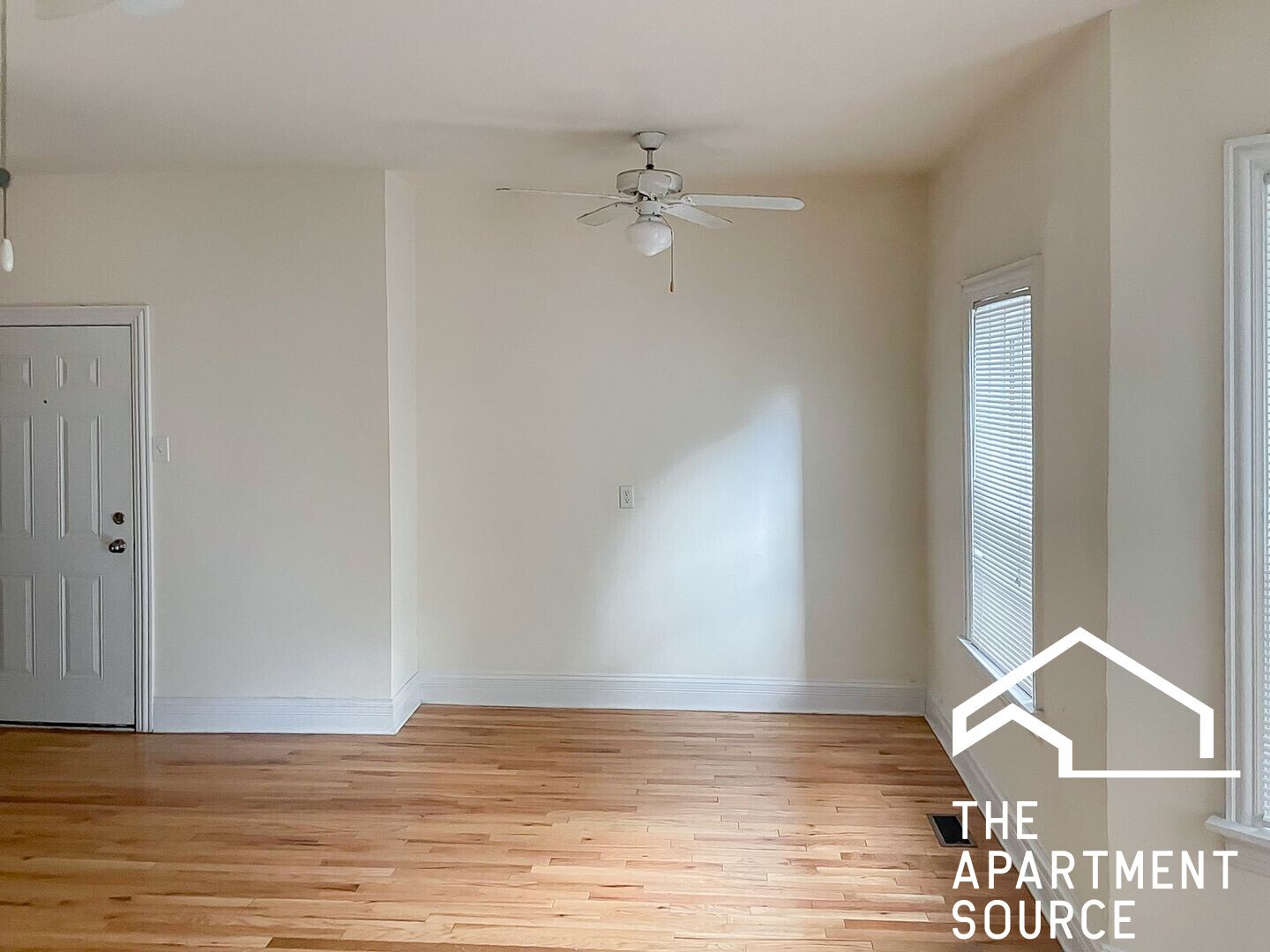 Building Photo - 3820 N Sheffield Ave