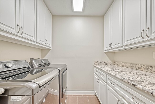 Building Photo - 3710 Linkview Dr