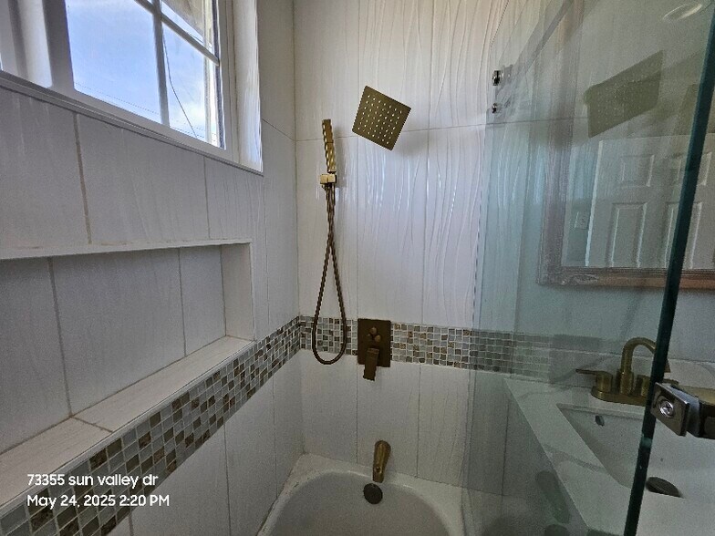 Building Photo - 73355 Sun Valley Dr