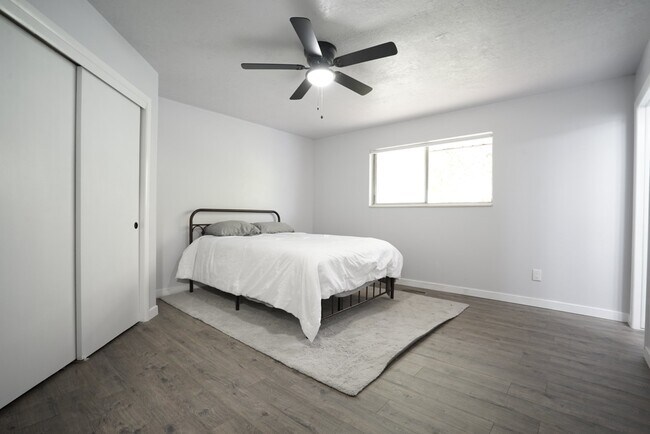 Primary Photo - 2351 N 850 E