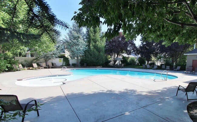 Building Photo - 4325 N McKinley Pk Ave