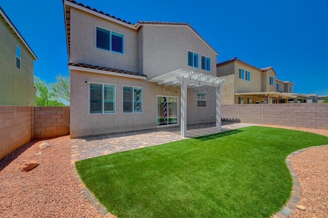 Building Photo - Amazing Solar Powered 3 Bedroom, 2 Story H...