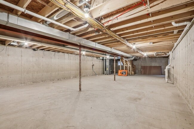 Building Photo - 4704 47th Ave