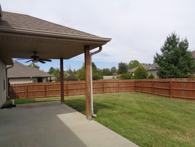 Building Photo - 2702 Comstock Dr