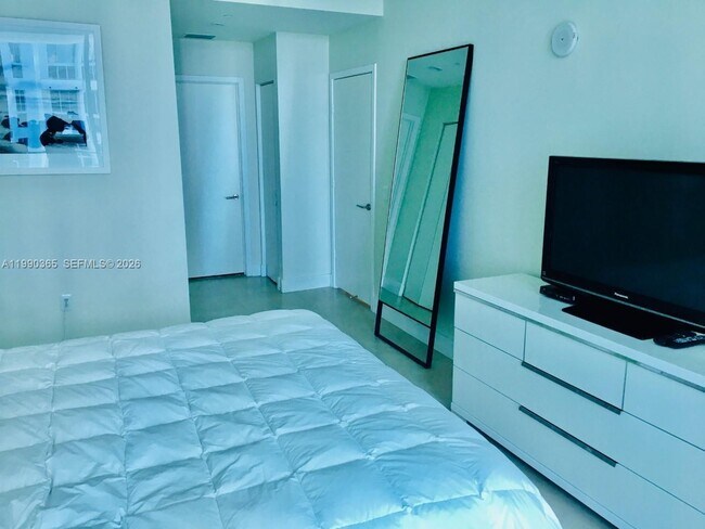 Building Photo - 1100 S Miami Ave