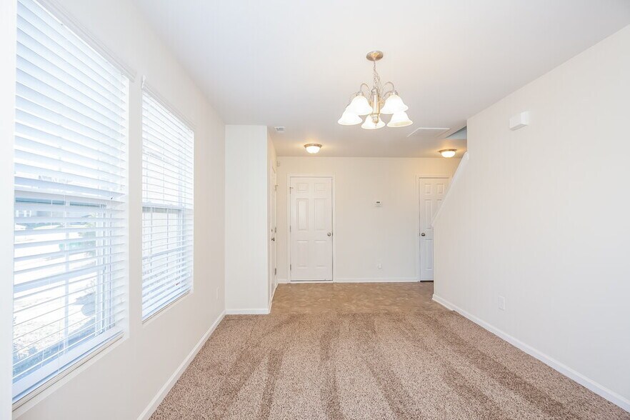 Building Photo - 5437 Twin Brook Dr