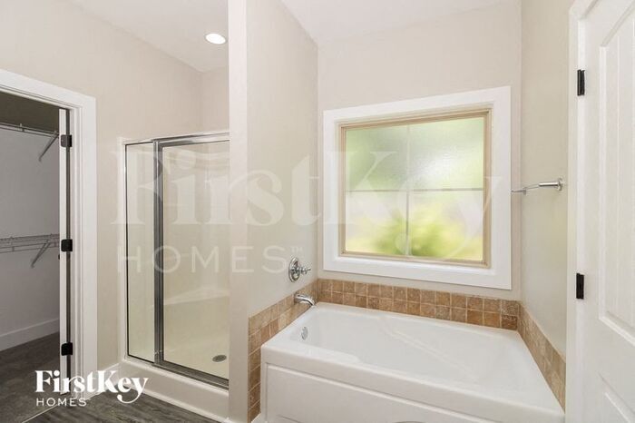 Building Photo - 236 Kingston Cir