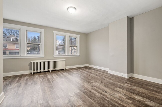 Building Photo - 101-103 E Agnew Avenue