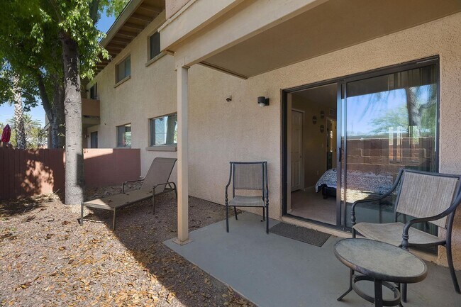 Building Photo - Live Smart & Stylish in This 2-Bedroom Urb...