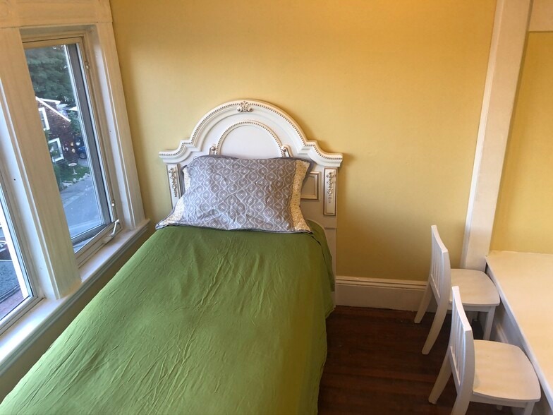 Building Photo - 10 Commonwealth Ave