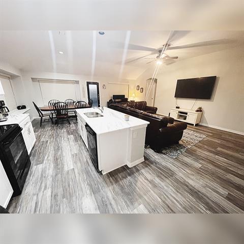 Building Photo - 4713 Homelands Way