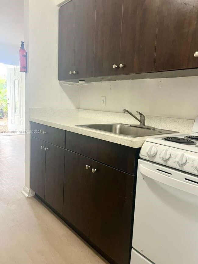 Building Photo - 5510 SW 32nd St