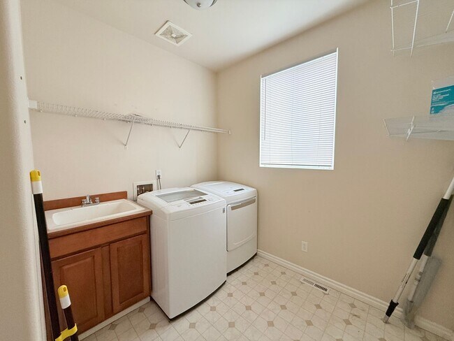 Building Photo - Spacious 4-Bedroom Home with Bonus Room, Trex Deck & Pergola in Prime Maple Valley