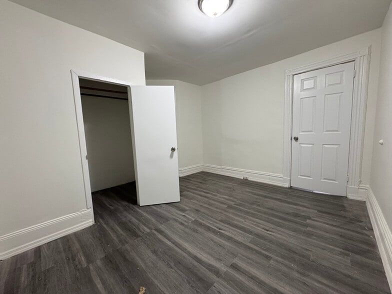 Building Photo - 329 Bainbridge St.