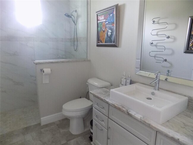 Building Photo - 329 Bayridge Pl