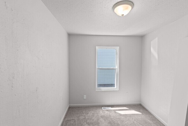 Building Photo - 47 St Henry Dr
