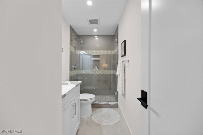 Building Photo - 2100 Gulf Shore Blvd N