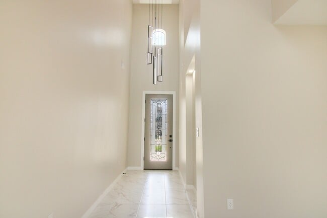 Building Photo - 2231 Corales St