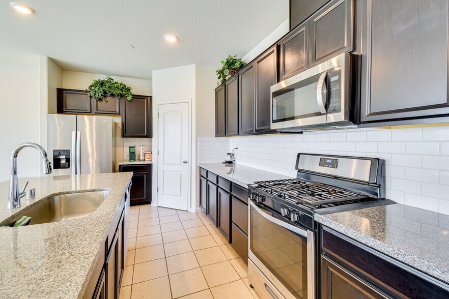 Building Photo - 1442 Copperfield Ave