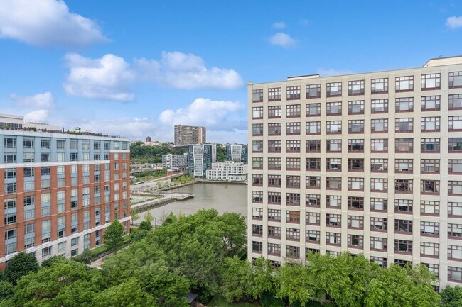 Building Photo - 1450 Washington St