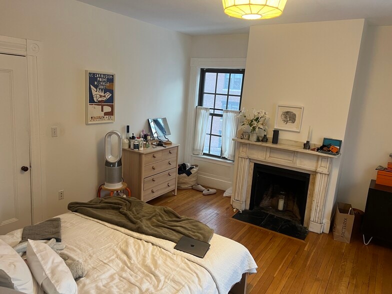 Room 1 - 10 Trowbridge St