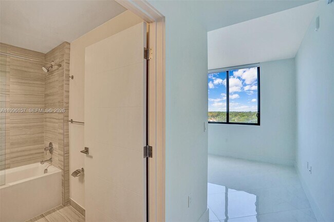 Building Photo - 301 Altara Ave