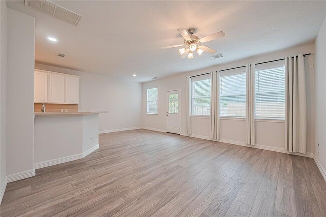 Building Photo - 119 Gallery Cove Ct