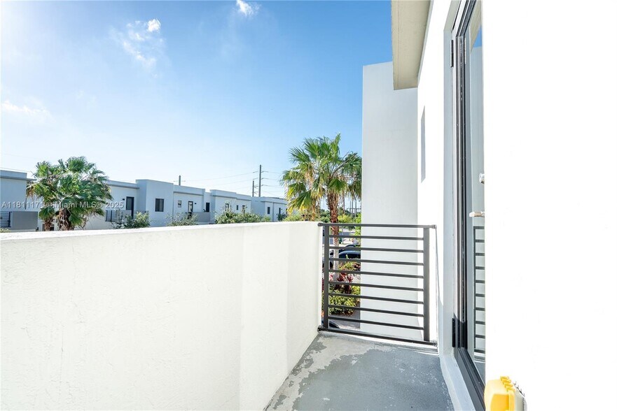 Building Photo - 481 SW 91st Ct