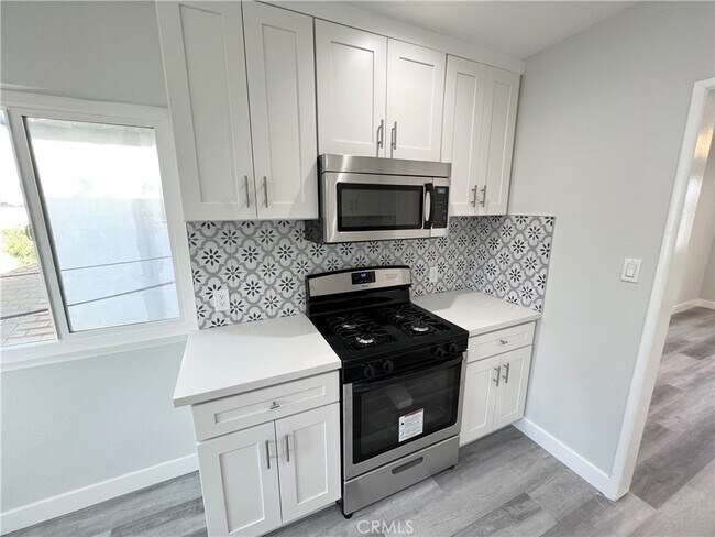 Building Photo - 4225 W 120th Street Unit C