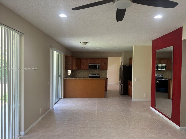 Building Photo - 4383 Laurel Ridge Cir