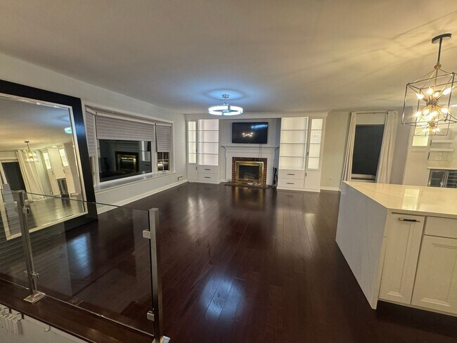 Building Photo - 805 Golden Arrow St