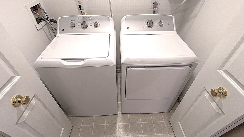 Building Photo - 1379 Heritage Oak Way