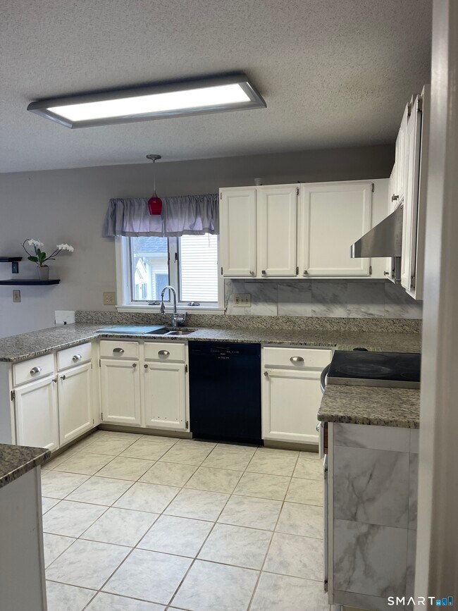 Building Photo - 163 Trotters Way