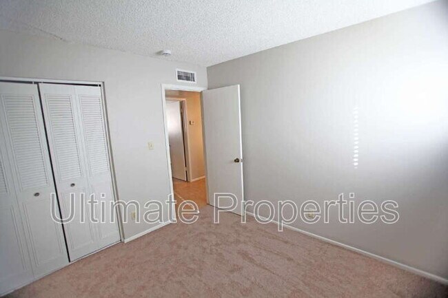 Building Photo - 3832 W Acapulco Ln