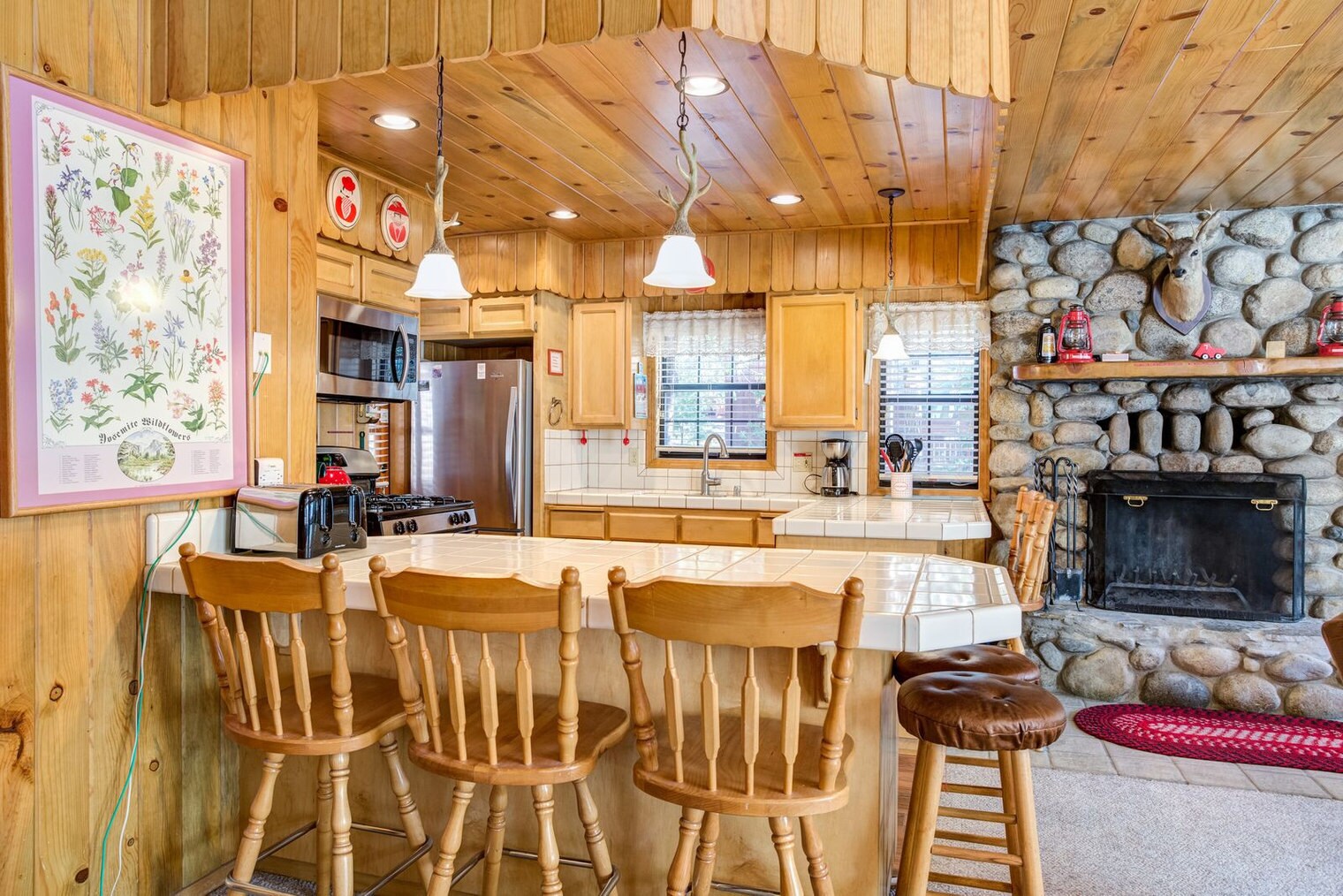 Building Photo - 8041 Woodpecker Way