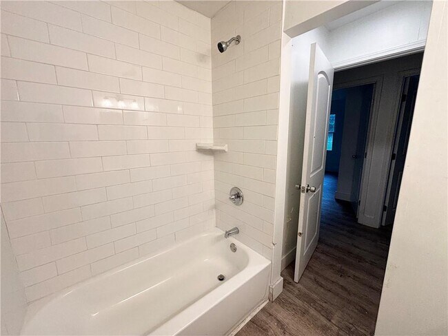 Building Photo - 1317 Redford Dr SE