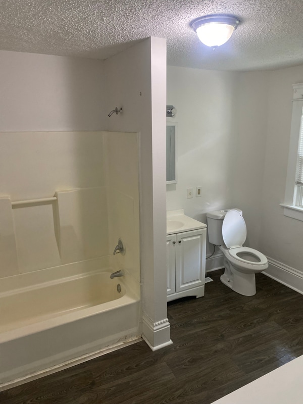 Building Photo - 844 Beardsley St