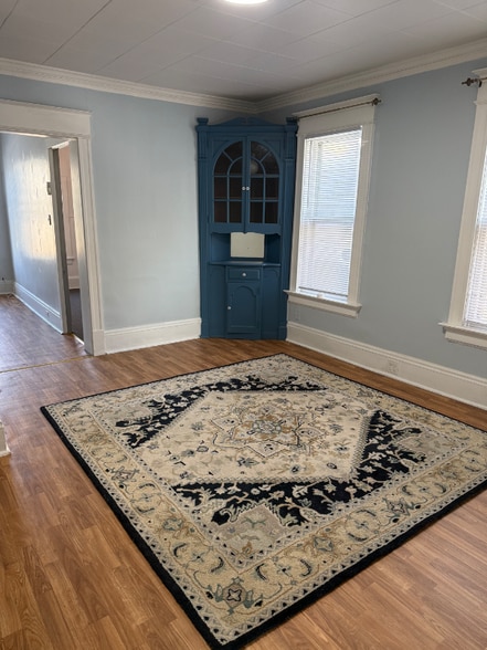 Building Photo - 547a E Dover St