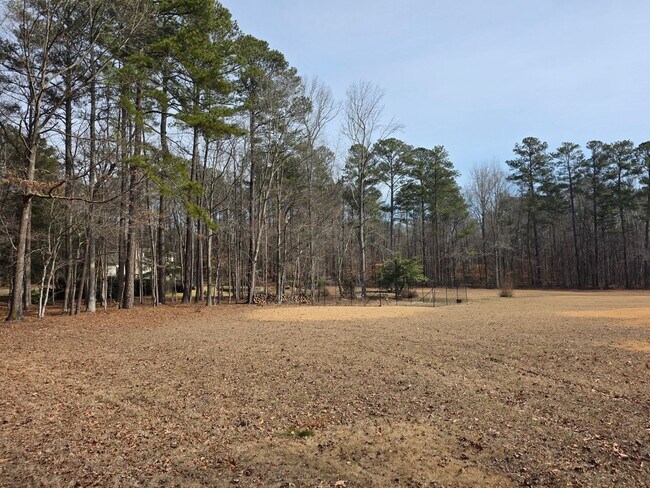 Building Photo - Private 4 bed 3 bath home located in Marietta on 4.5 acres
