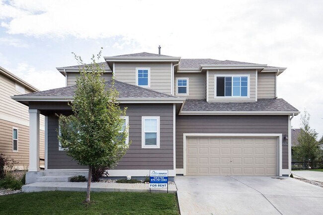 Building Photo - Spacious 3 Bedroom Single-Family Home with Modern Features