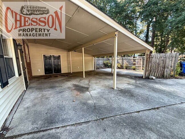 Building Photo - 1300 Dogwood Ln NW