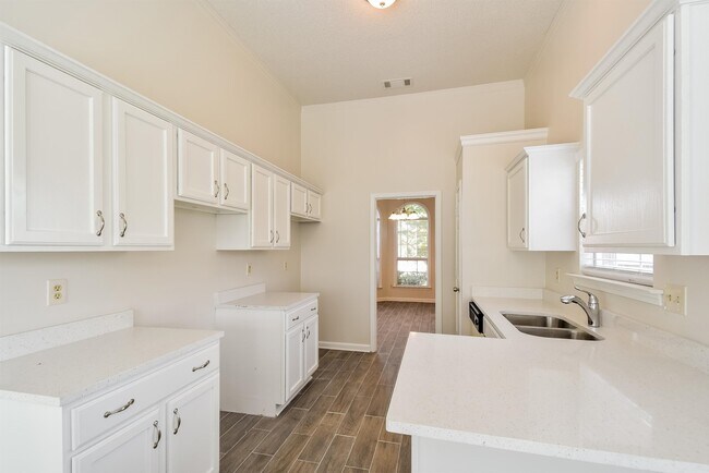 Building Photo - 5530 Millers Glen Ln