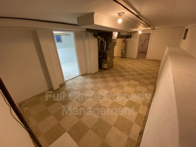 Building Photo - 2535 Avenue B