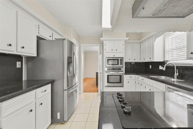 Building Photo - 18711 Candlechase Dr