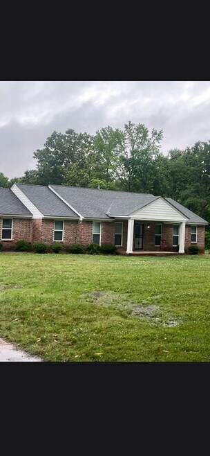Building Photo - 4765 Covington Pike