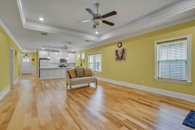 Building Photo - 855 Avery Park Dr