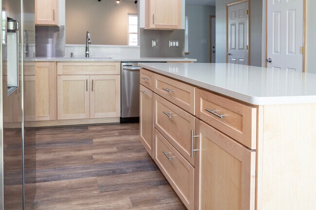 Building Photo - 289 Governors Park Rd