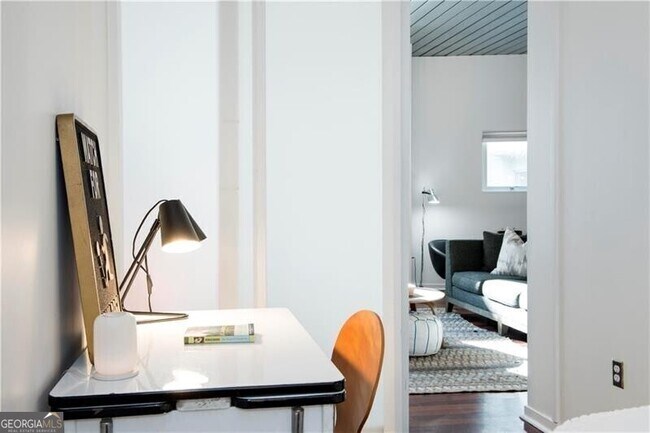 Building Photo - 620 Glen Iris Dr NE